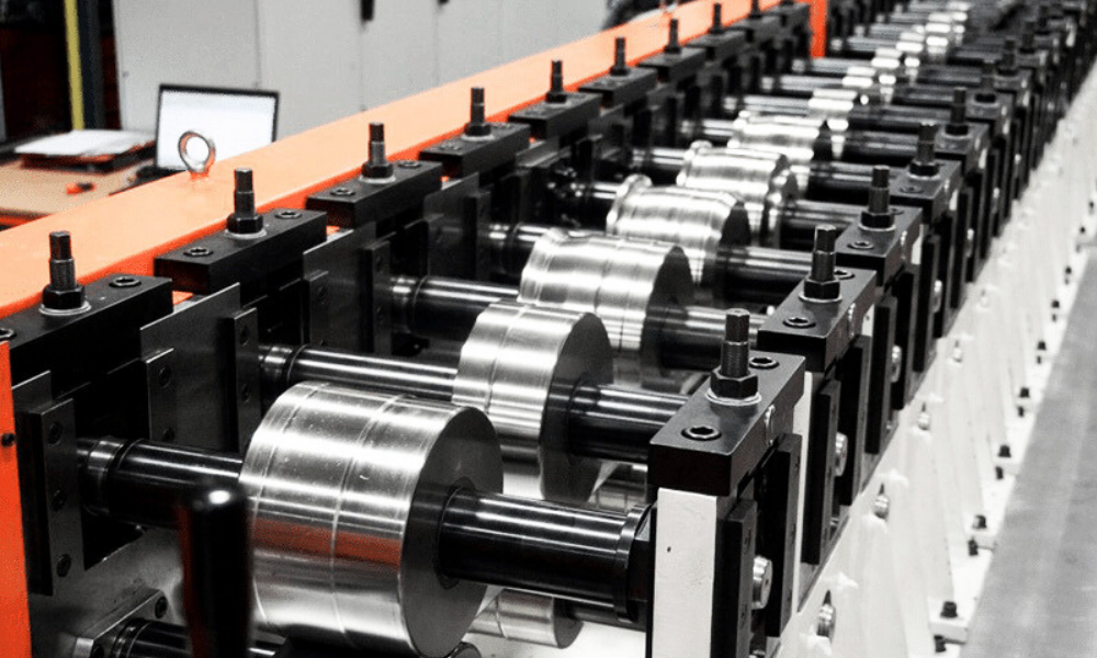 Roll forming machine